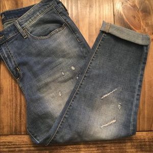 Distressed denim capris